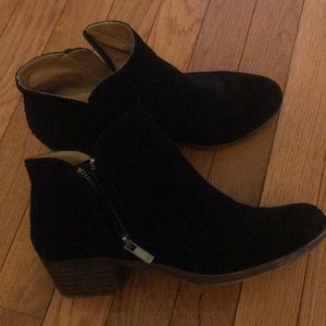 Lucky Brand booties. Black. Size 8M.